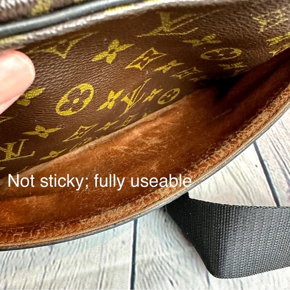 Louis Vuitton Trousse 28 cosmetic clutch crossbody bag with strap and charm - Picture 10 of 16